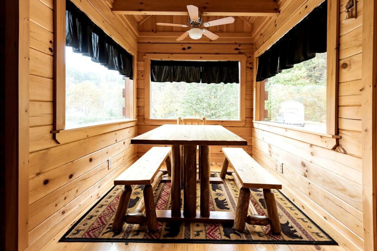 Smoky Mtn Hideaway - Cabin W/ Hot Tub & Pool Table Sevierville Exterior foto