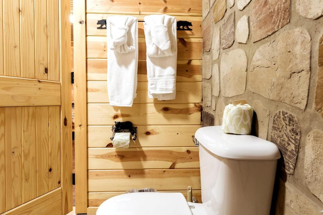 Smoky Mtn Hideaway - Cabin W/ Hot Tub & Pool Table Sevierville Exterior foto